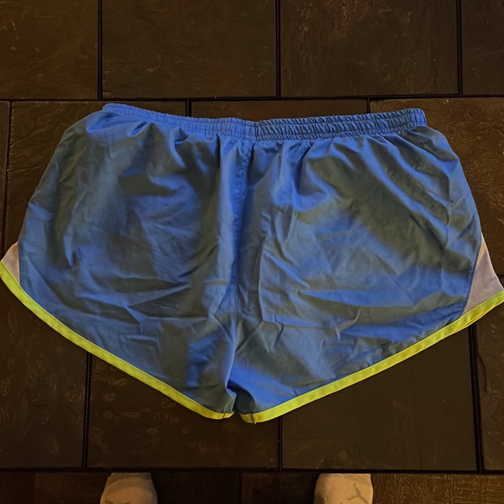 Nike running shorts - Picture 3 of 3